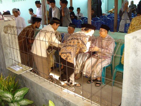 228057_490175227668108_893931180_n