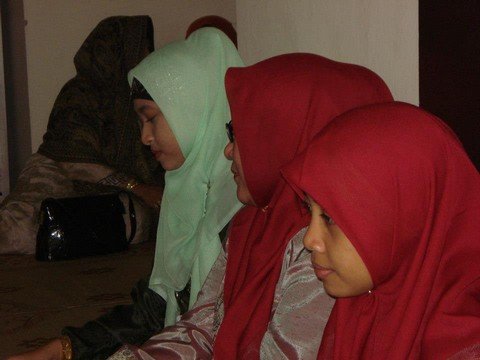 255414_490169094335388_311950814_n