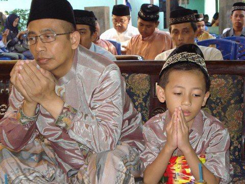 393359_490174837668147_232632254_n