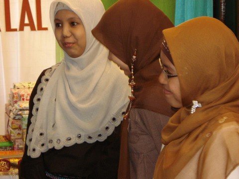 486840_490171991001765_1754345625_n