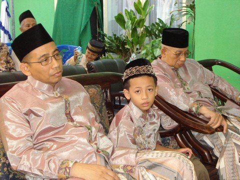 548176_490169337668697_369291502_n