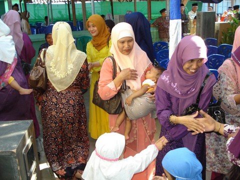 548787_490177381001226_372407548_n