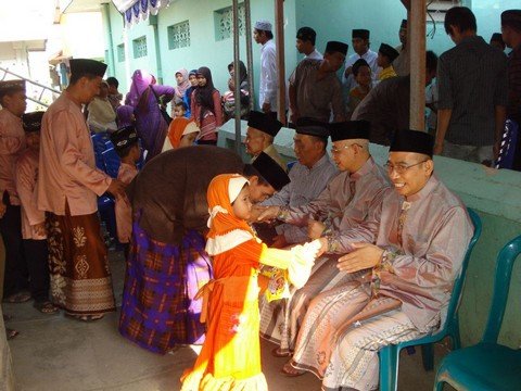 551895_490175087668122_1097407381_n