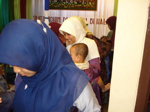 579593_490176861001278_409865023_n