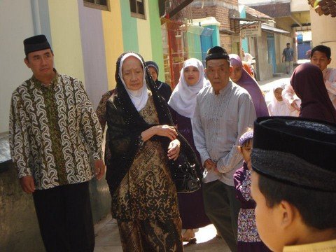 76573_490167694335528_250157807_n