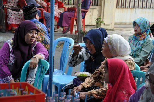 1294363_295706160572298_237613815_o