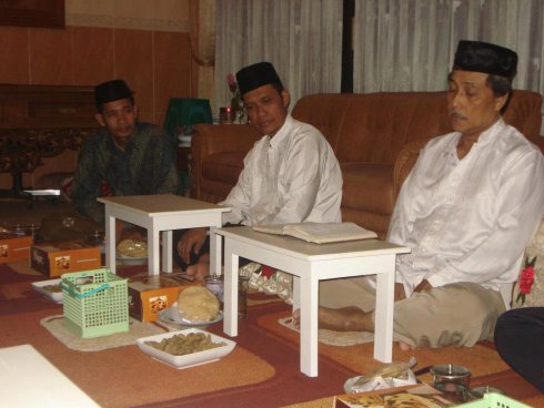 526818_161505004000481_302366960_n